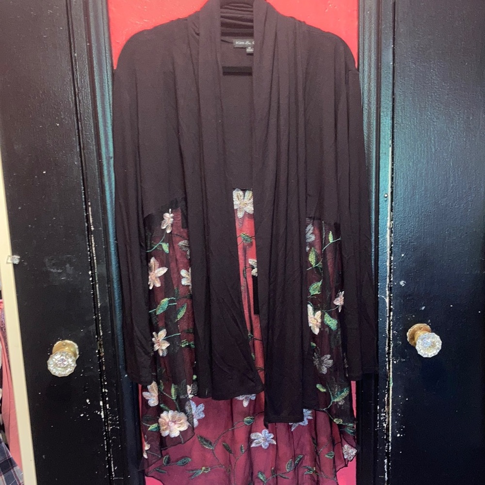 Gorgeous mesh floral cardigan